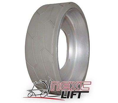 JLG SCISSOR LIFT WHEEL & TIRE ASSEMBLY RIM 2915013 2030ES 2630ES 2646ES